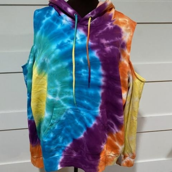 Hot Topic Tops - BRAND new Hot Topic cold shoulder sweatshirt Size XL**